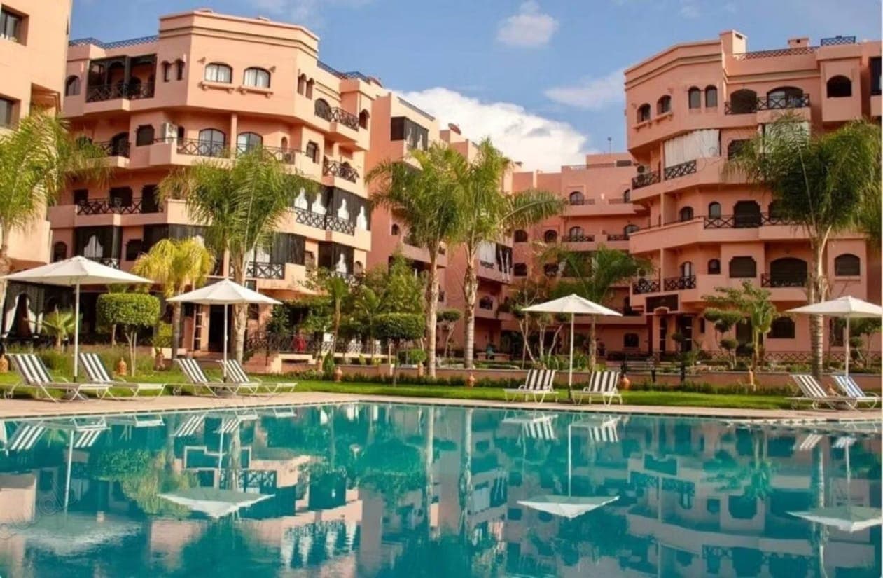 Schöne 107 m² große möblierte Wohnung zur langfristigen Miete in Marrakesch Amerchich