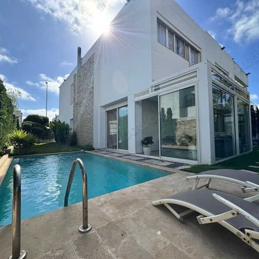 Villa à Vendre de 378.0 m² à Dar Bouazza, Tamaris2