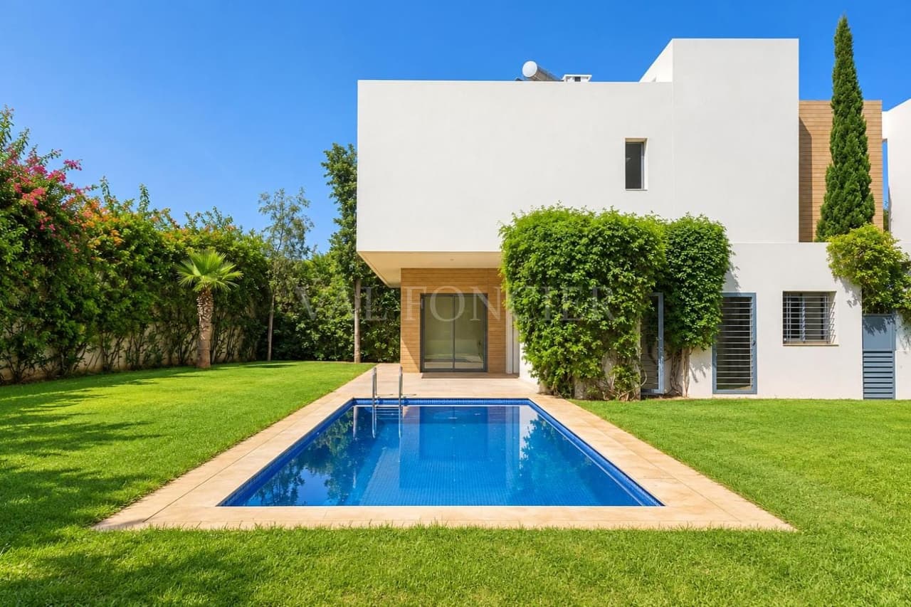 Location Villa Moderne 4 Chambres avec Piscine et Jardin – Californie, Casablanca