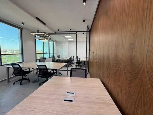 Bureau Prime 148 M² Aménagé Meublé A Sidi Maârouf