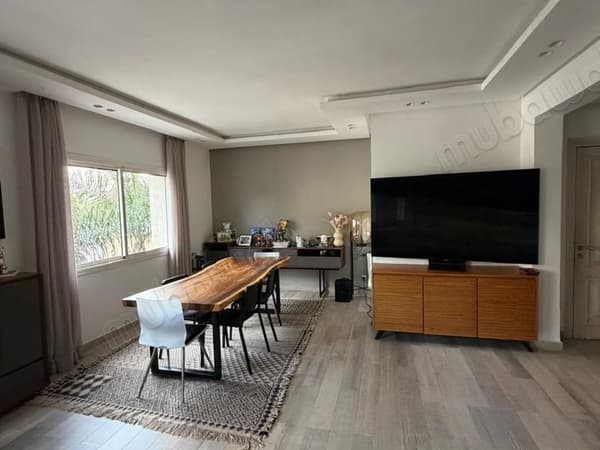Appartement à vendre sur Bd Massira Khadra Racine. 3 pièces. Ascenseur et terrasse