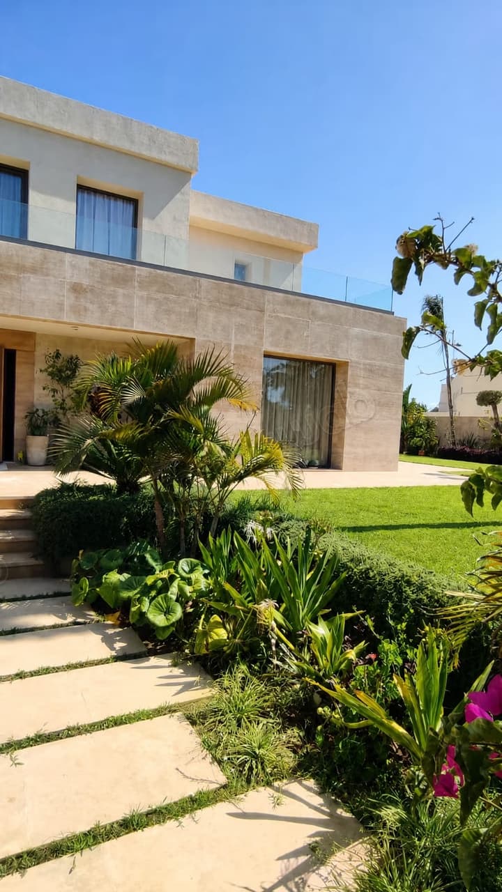 Magnifique Villa Meublée de Prestige à louer – Souissi, Rabat
