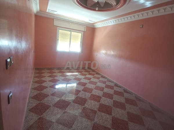 High-floor apartment 93 m², 3 bedrooms, elevator, building management, street-facing
