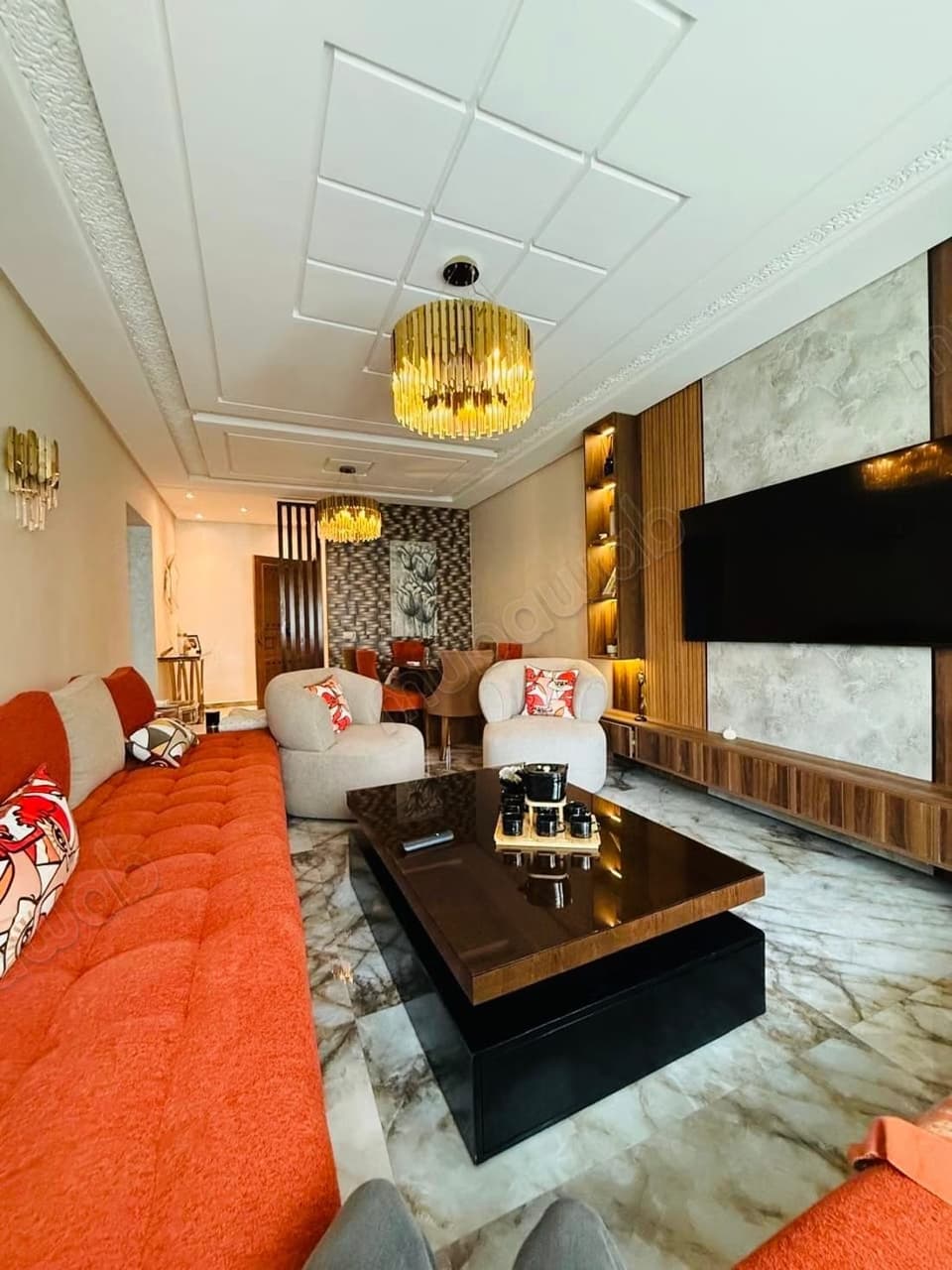 Mooi appartement te koop in Rmilat Tanger 3 mooie slaapkamers. Marokkaanse woonkamer, beveiliging zwembad