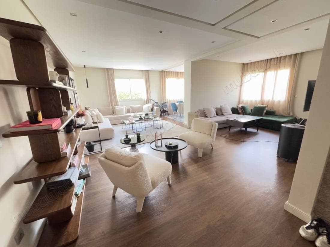 للإيجار شقة مفروشة بالكامل في الطابق الأرضي مع حديقة في Prestigia Bouskoura
