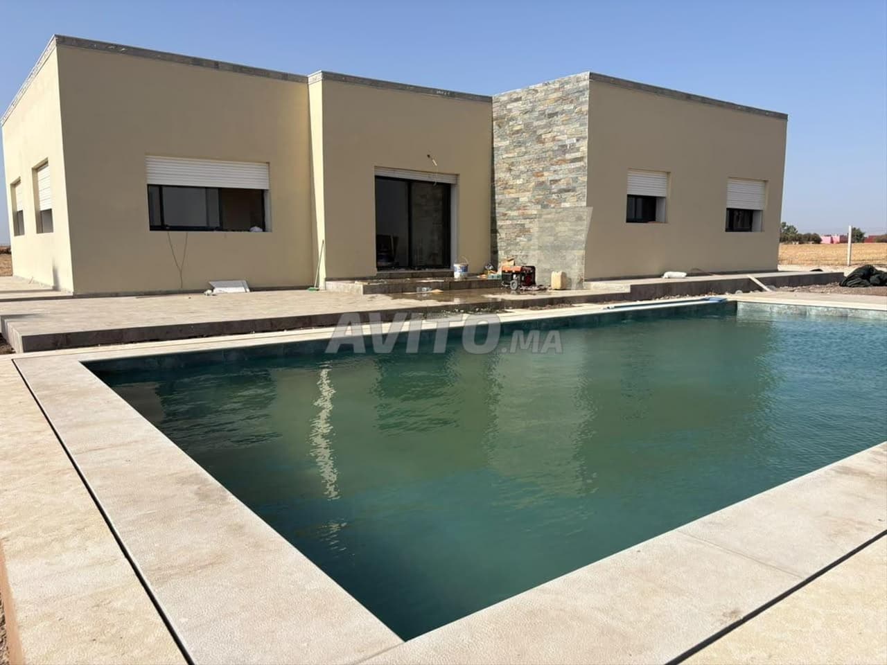 Granja con Villa en venta