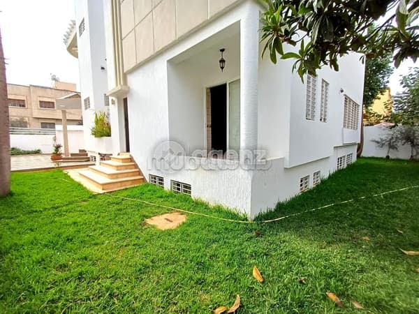Villa à vendre 500 m², 5 chambres Hay Ennakhil Fès