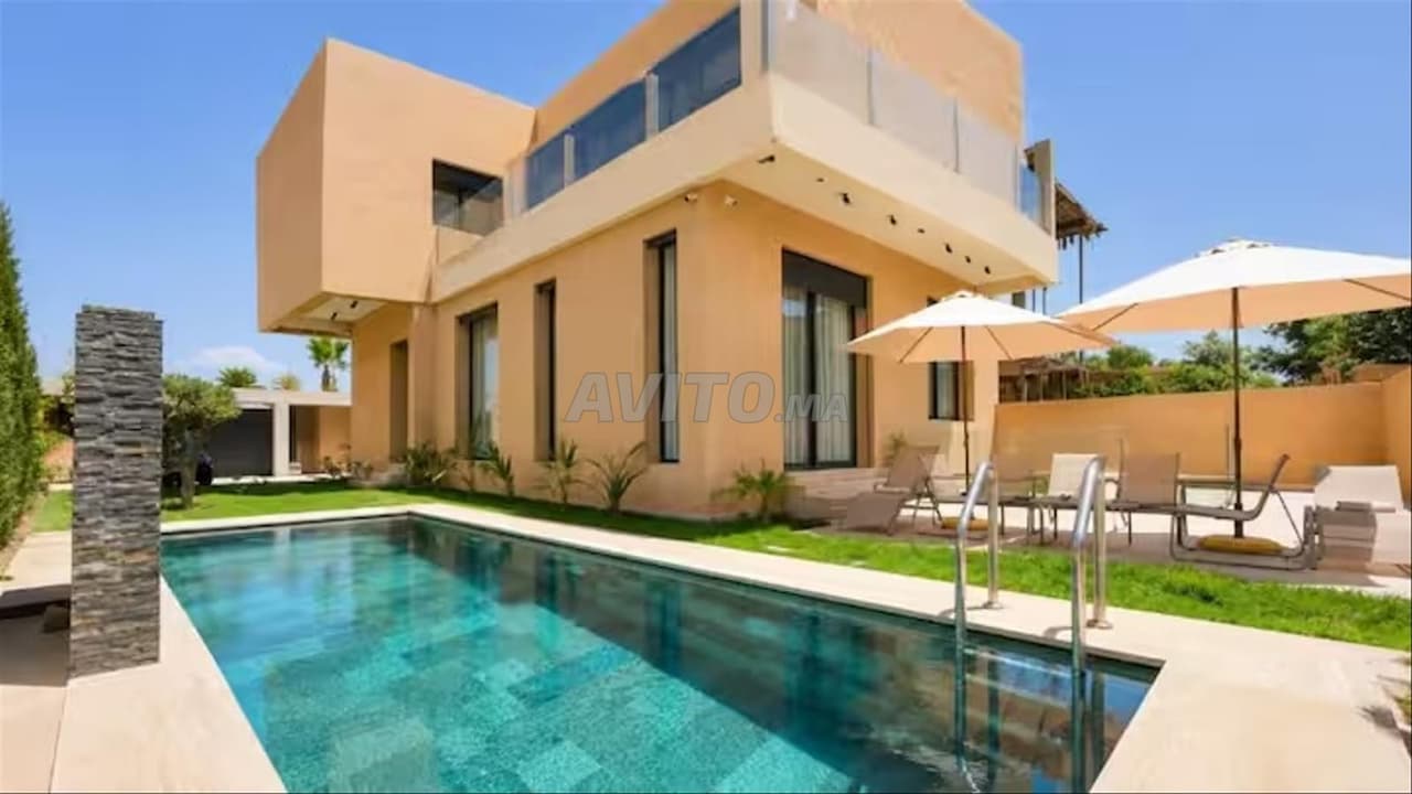 Luxueuse villa moderne neuve piscine verdure