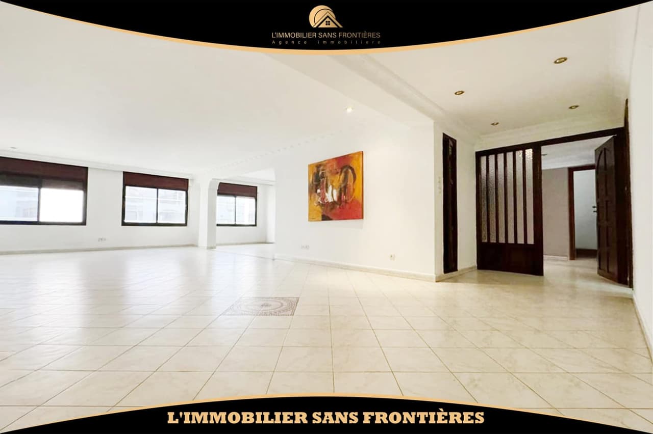 Lege duplex te koop – Lift – Maârif, Casablanca