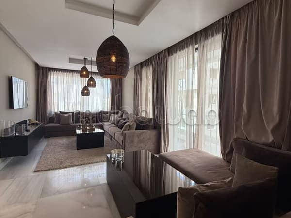 Charme und Moderne – Luxuriöse Wohnung zur Miete
