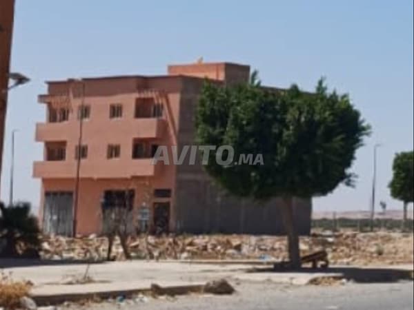Rental of 4 Spaces/Garages with Total Area of 400m²