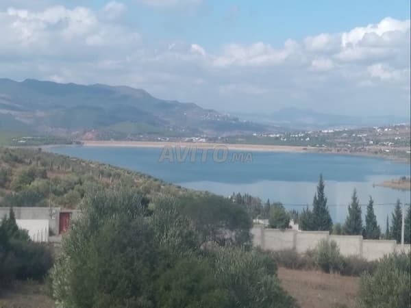 Terreno di 1000m2 situato a Zinat