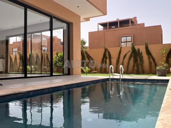 Villa de luxe 4 suites à vendre à Chrifia