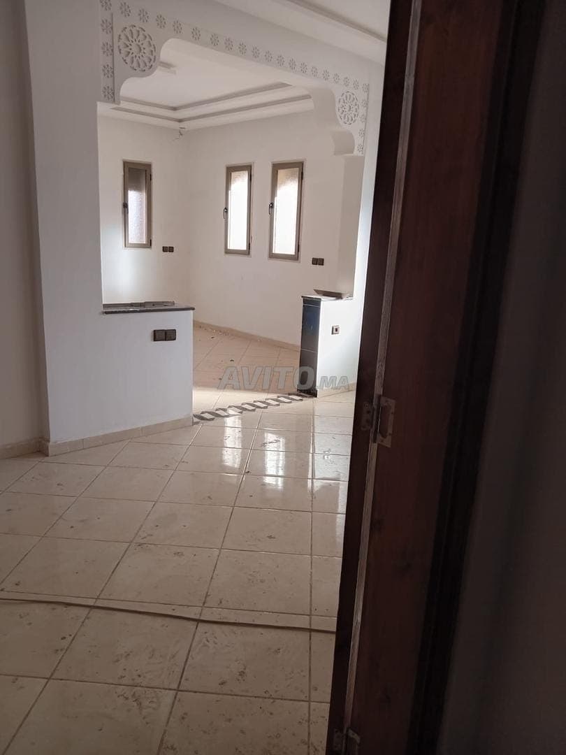 فيلا فاخرة للبيع، جديدة وجاهزة للسكن