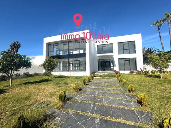 Villa usage professionnel à vendre à Souissi