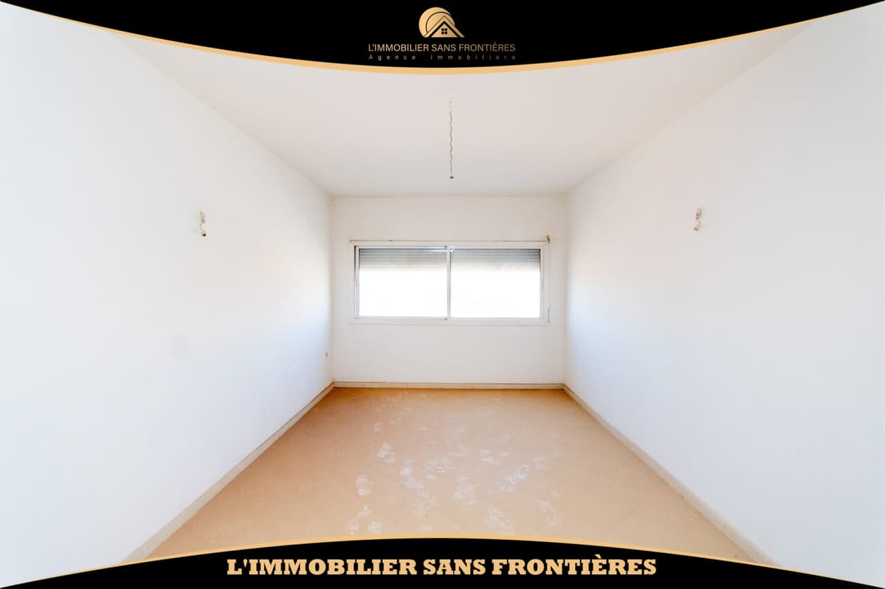 Appartement vide à vendre — Parking – Azzouzia, Marrakech