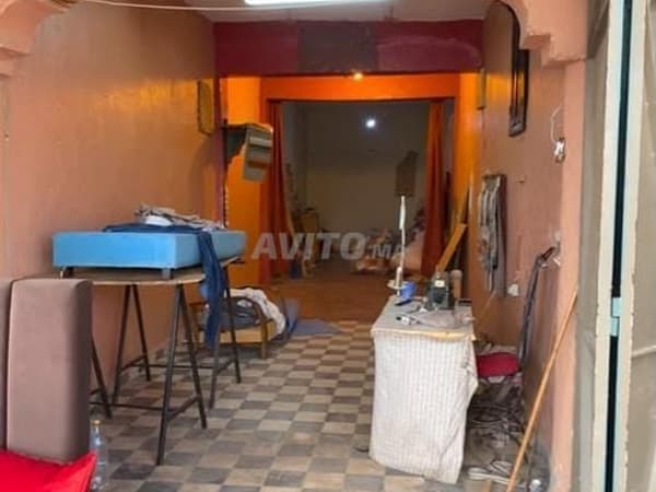 10 millions de caution et 2000 dirhams de loyer
