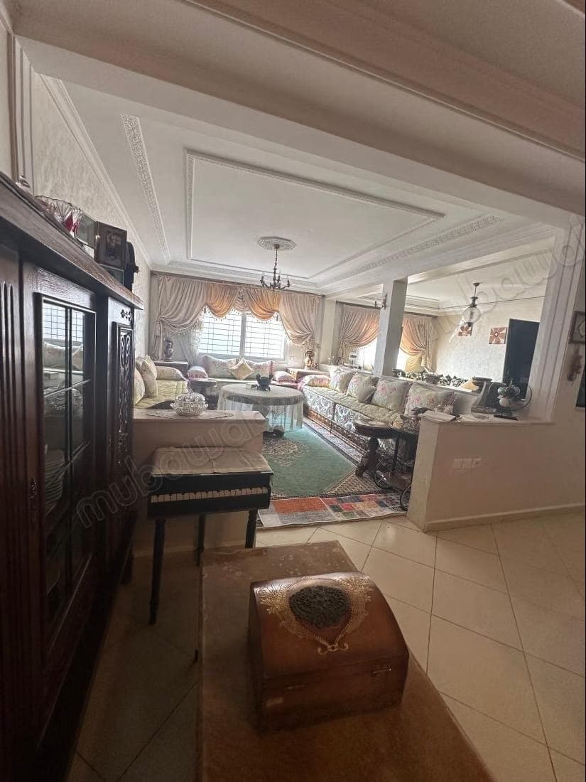 Superbe appartement à vendre à Val Fleuri. 3 belles chambres. Salon typique marocain…