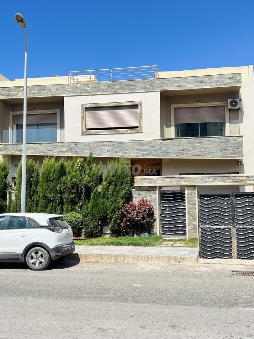 Superbe villa à vendre à Dar Bouazza