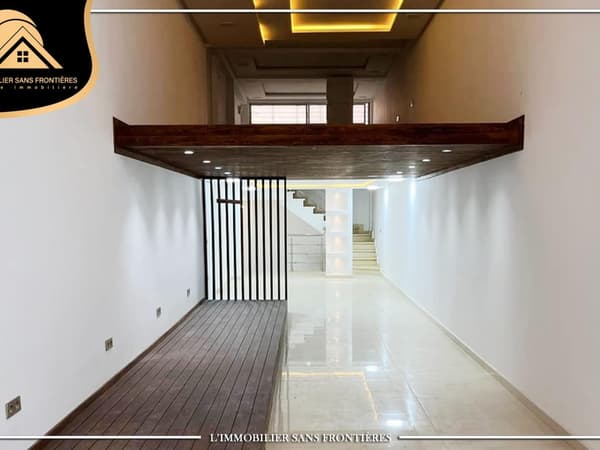Magasin de 246 m² à vendre, Izdihar