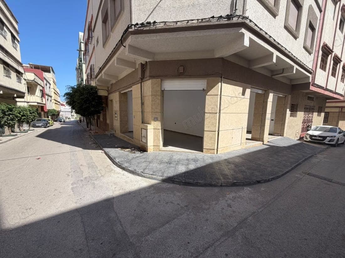 2 Commerciële ruimtes te huur – Drissia