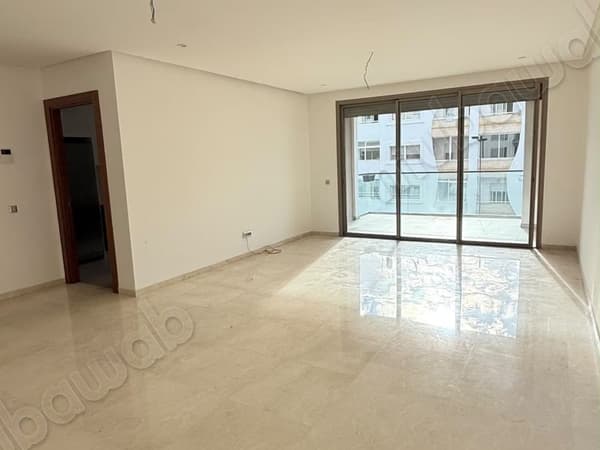 Très bel appartement en location à Souissi. 4 pièces. Antenne parabolique, résidence…