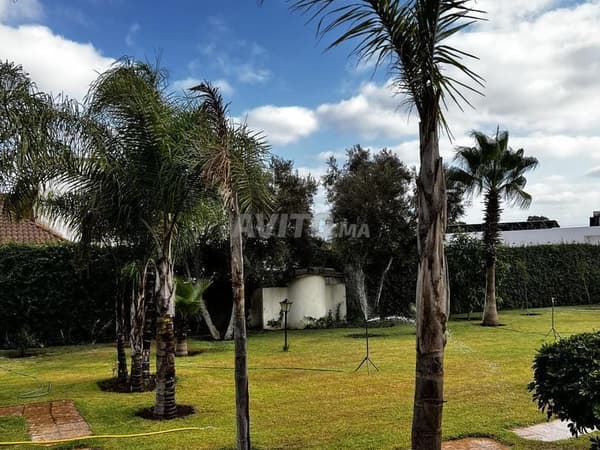 Je mets en vente cette superbe villa situé à KM 09