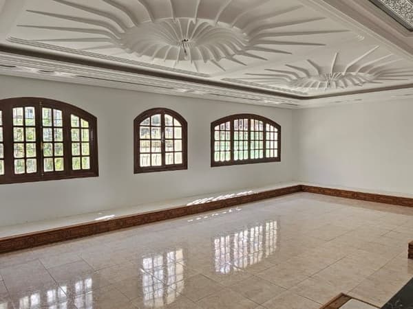 Villa 407 m² à vendre à Casablanca Oulfa
