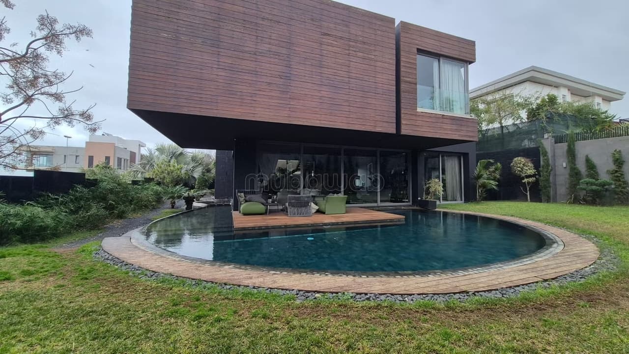 Modern luxury villa with sea view