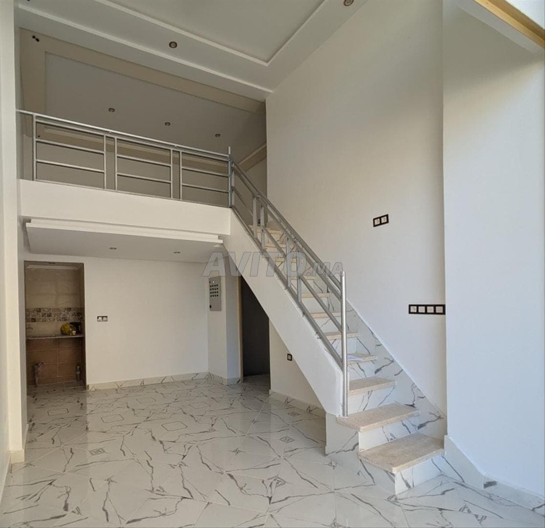Locale 25 m² & soppalco 16 m² & seminterrato 126 m²
