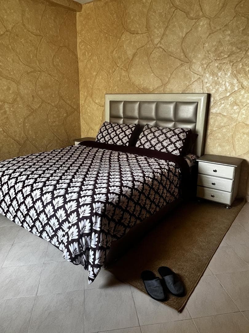 Gemeubileerd appartement te huur per maand