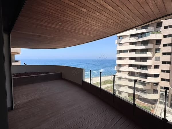 Sea view apartment for rent at the marina