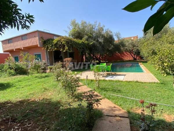 Titled villa for sale, 1000 m² surface area