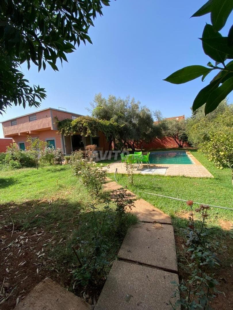 Villa titrée à vendre superficie 1000 m²