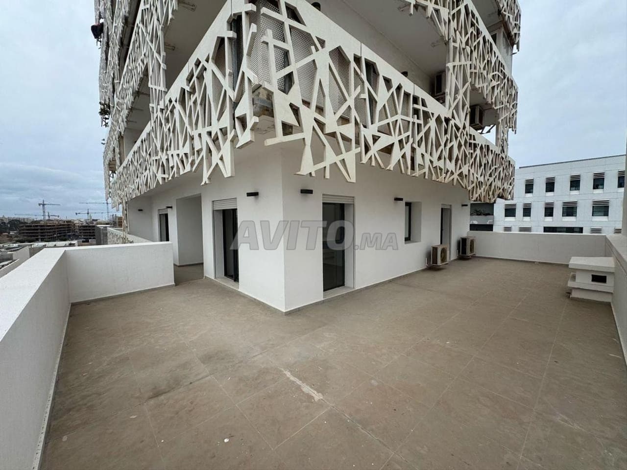 À LOUER APPARTEMENT 4CH VIDE CFC