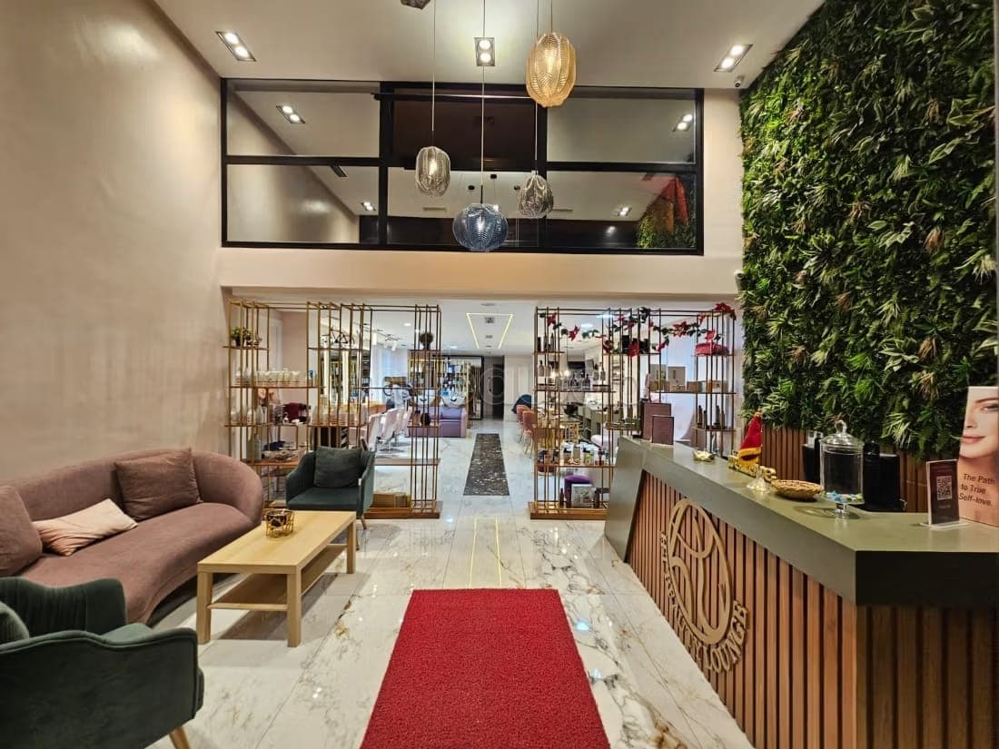 Very beautiful beauty salon for sale