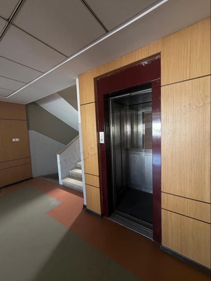 عمارتان متلاصقتان للإيجار لفترة طويلة