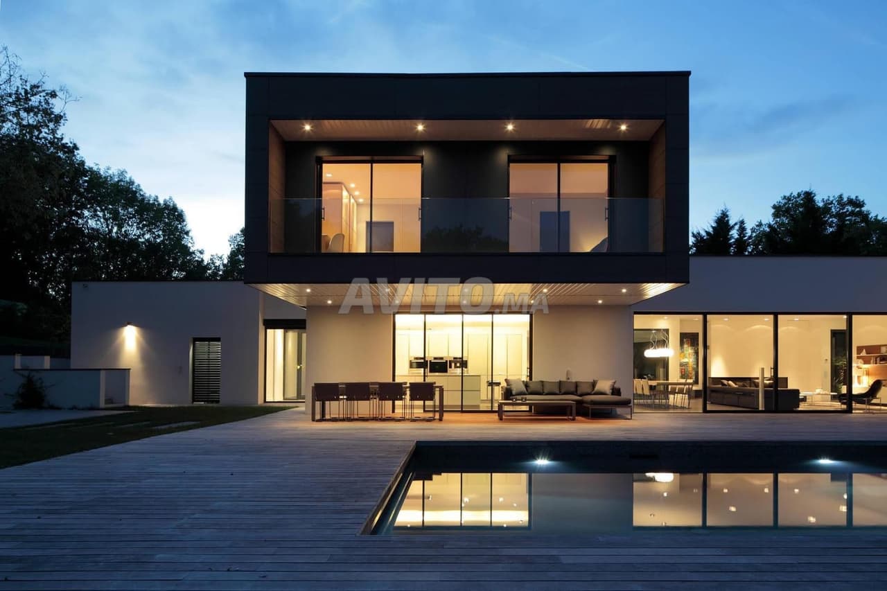 Neue avantgardistische Villa zum Verkauf in Souissi