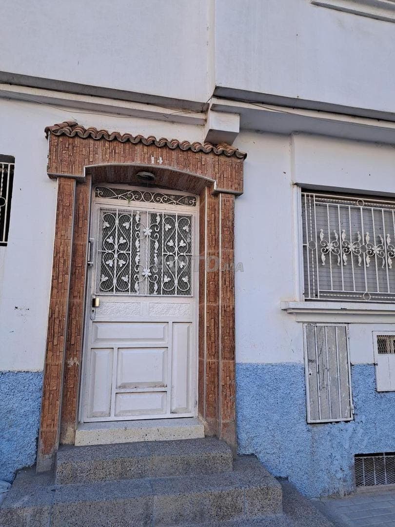 Gemeubileerd appartement te huur per maand