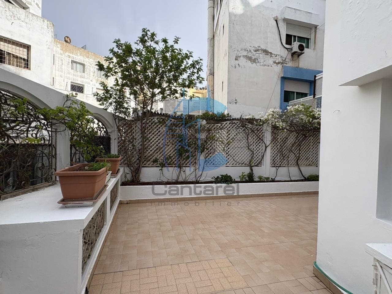 TE HUUR – RUIM LEEG APPARTEMENT 200M² RACINE