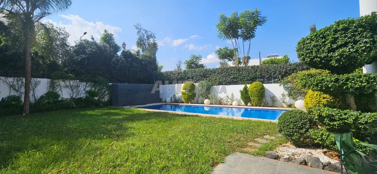 Villa à louer à El Menzeh