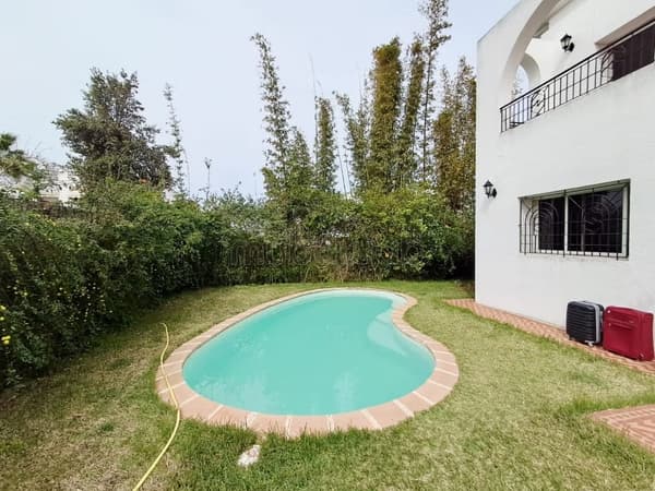 À louer – Villa de standing située à Hay Riad
