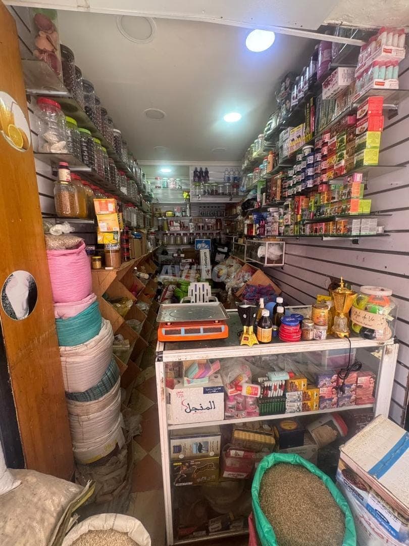 Local d'épicerie fine à louer avec possibilité de vente d'équipement et de fournitures