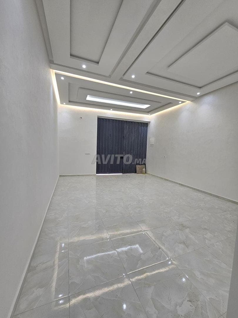 Commercial space for rent Mhamid9