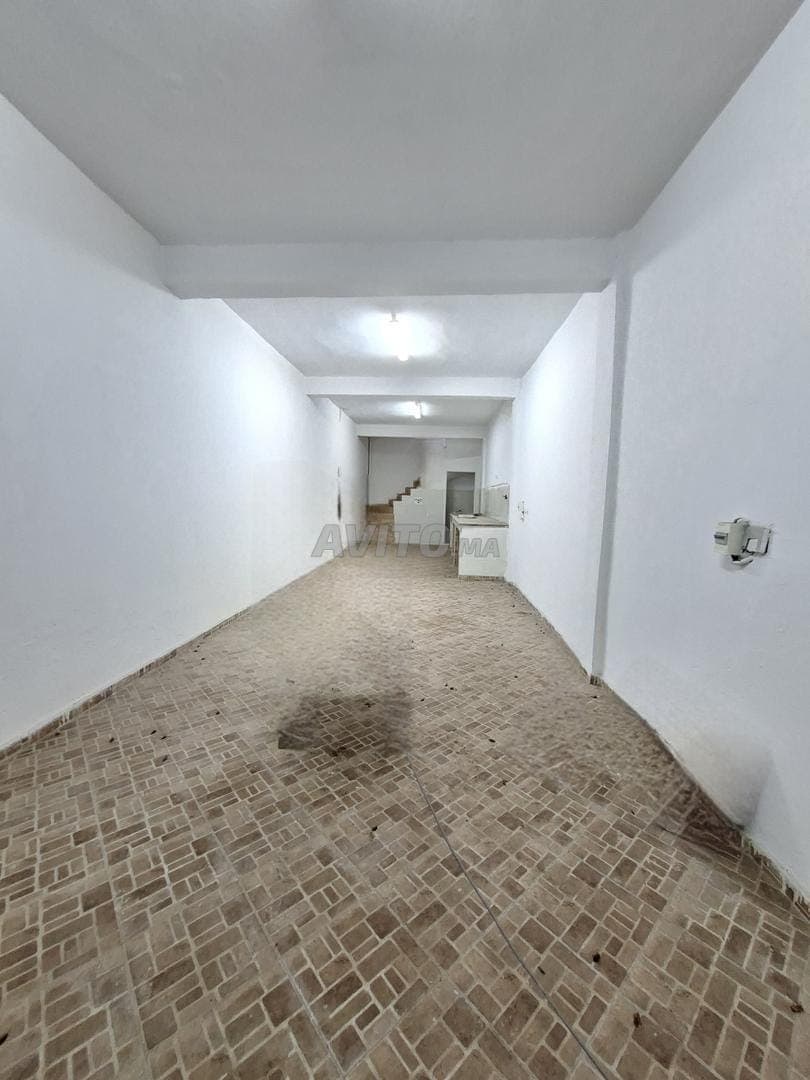 Entrepôt environ 140 m2 Hay Chrifa à côté Bd al qods