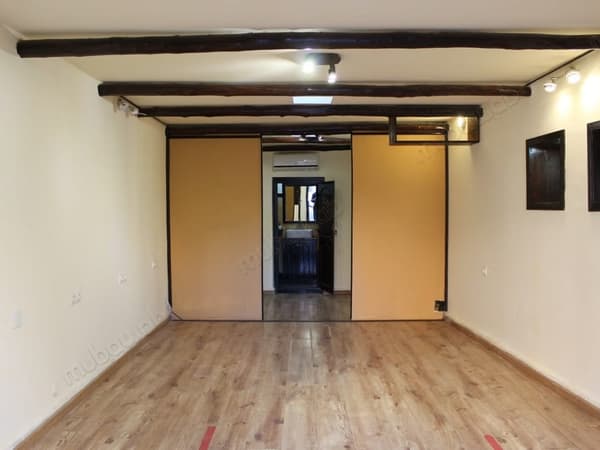 Local de 38m² a deux pas du carré eden