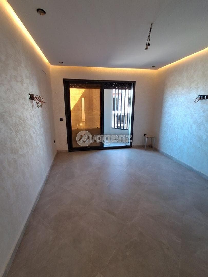 DAR-DA-1163 - Appartement à vendre à Dar Bouazza