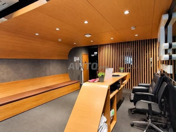 PLATEAU DE BUREAU ULTRA MODERNE 300M