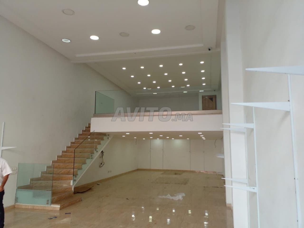 Local Commercial 152m²-52m²/City club Abdelmoumene