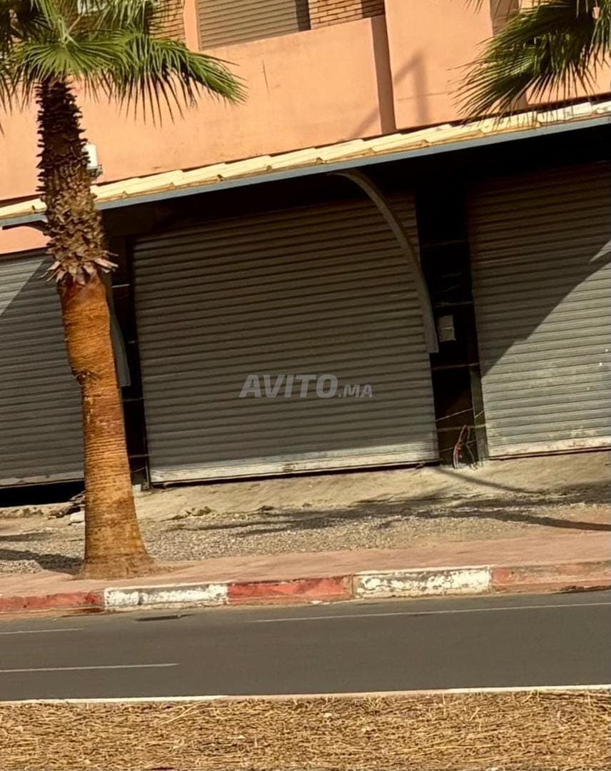 Aïn M'Zouar, Marrakech, en face de l'Hôpital Militaire de Marrakech.